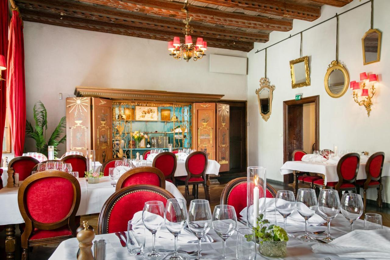Haeringe Slott Hotel Musko Havsbad Buitenkant foto