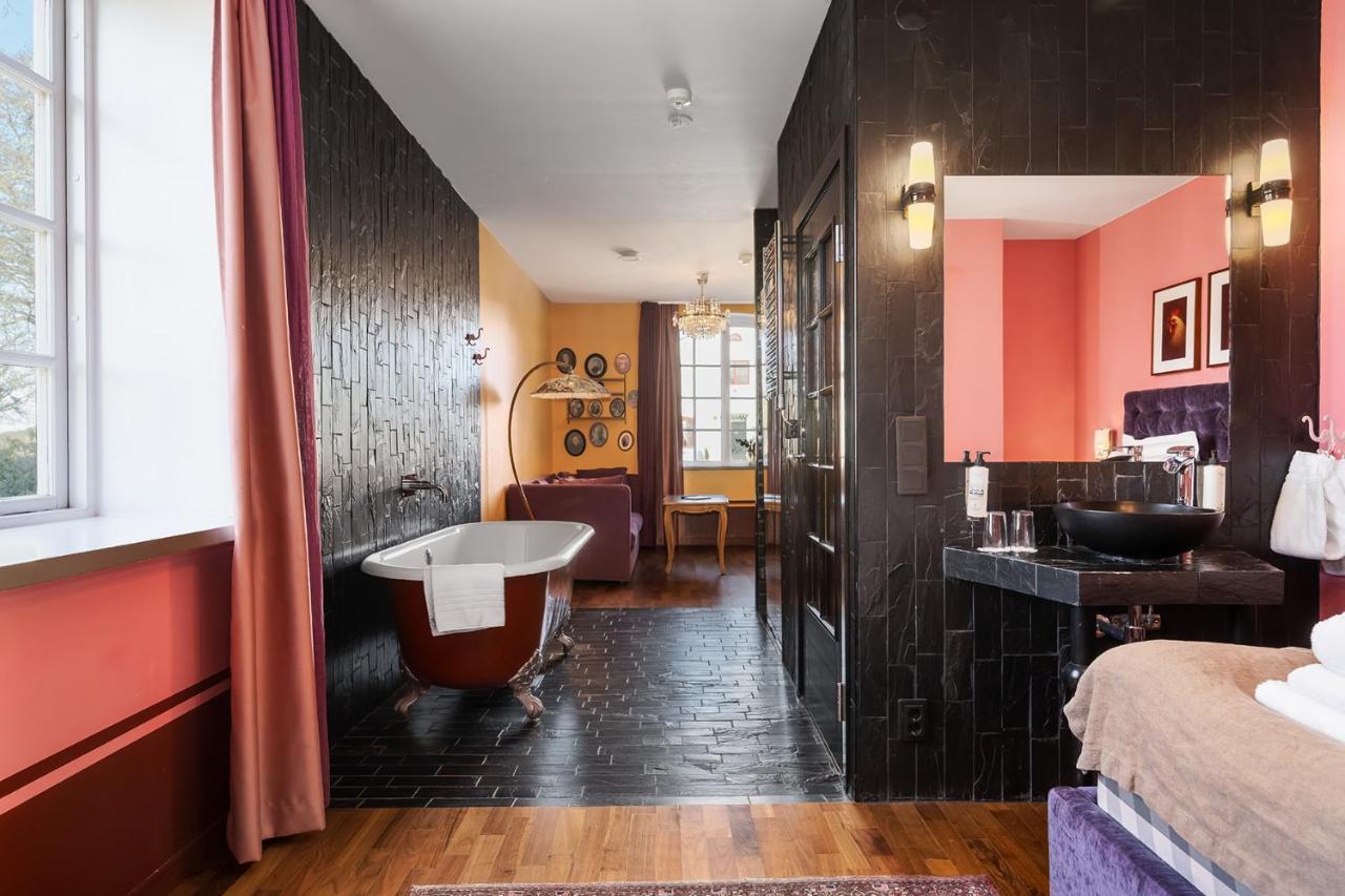 Haeringe Slott Hotel Musko Havsbad Buitenkant foto