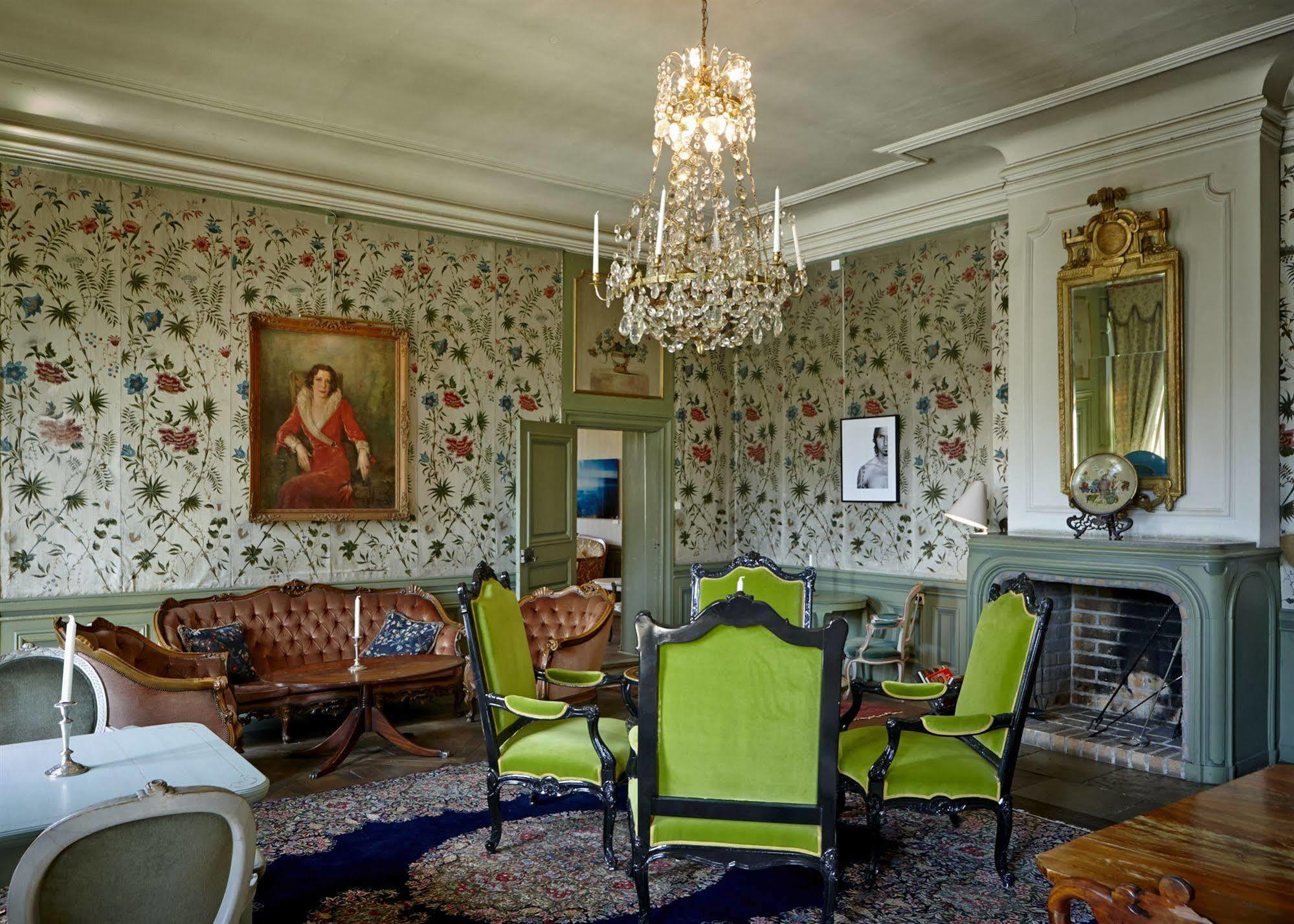 Haeringe Slott Hotel Musko Havsbad Buitenkant foto