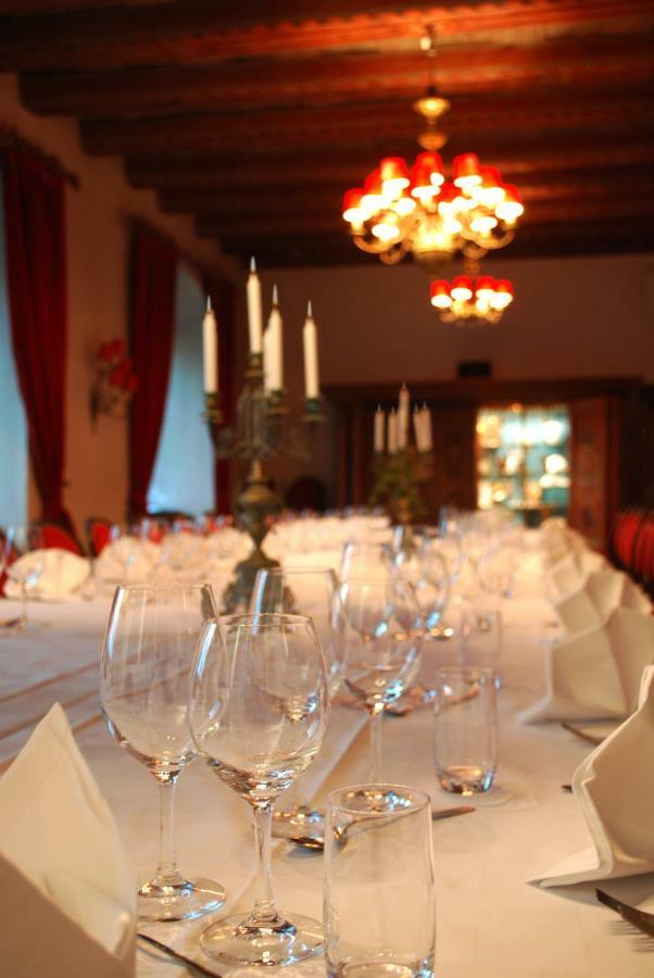 Haeringe Slott Hotel Musko Havsbad Buitenkant foto