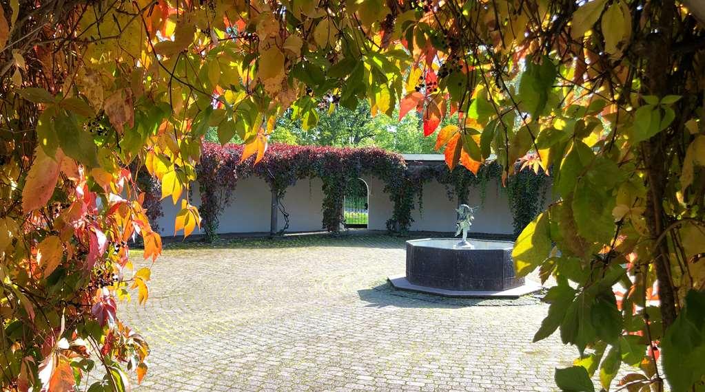 Haeringe Slott Hotel Musko Havsbad Buitenkant foto